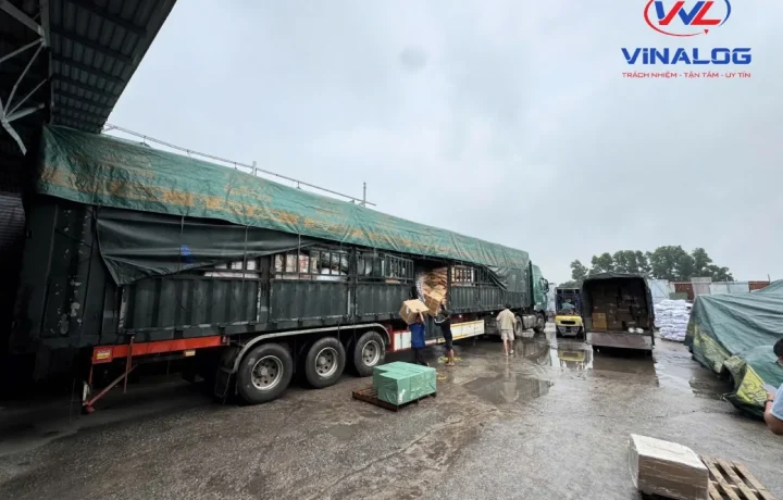 Nhập hàng chính ngạch hay tiểu ngạch: chủ shop nên chọn cách nào?